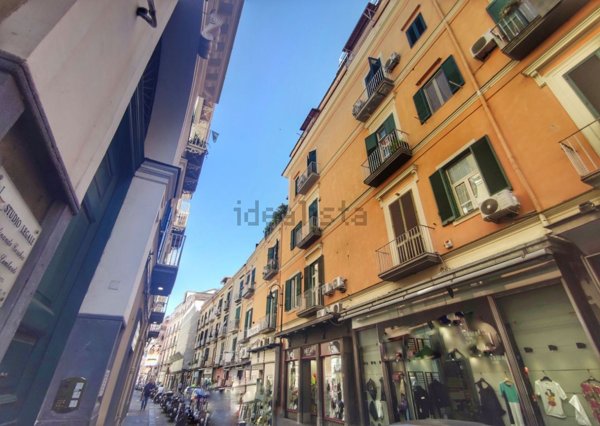 negozio in vendita a Castellammare di Stabia in zona Centro Città