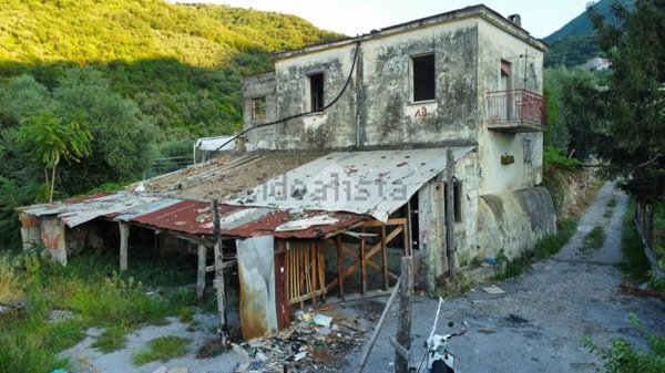 casa indipendente in vendita a Castellammare di Stabia