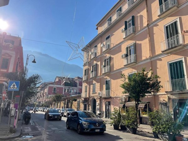 negozio in vendita a Castellammare di Stabia in zona Centro Città