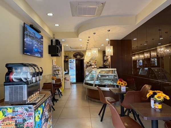 negozio in vendita a Castellammare di Stabia