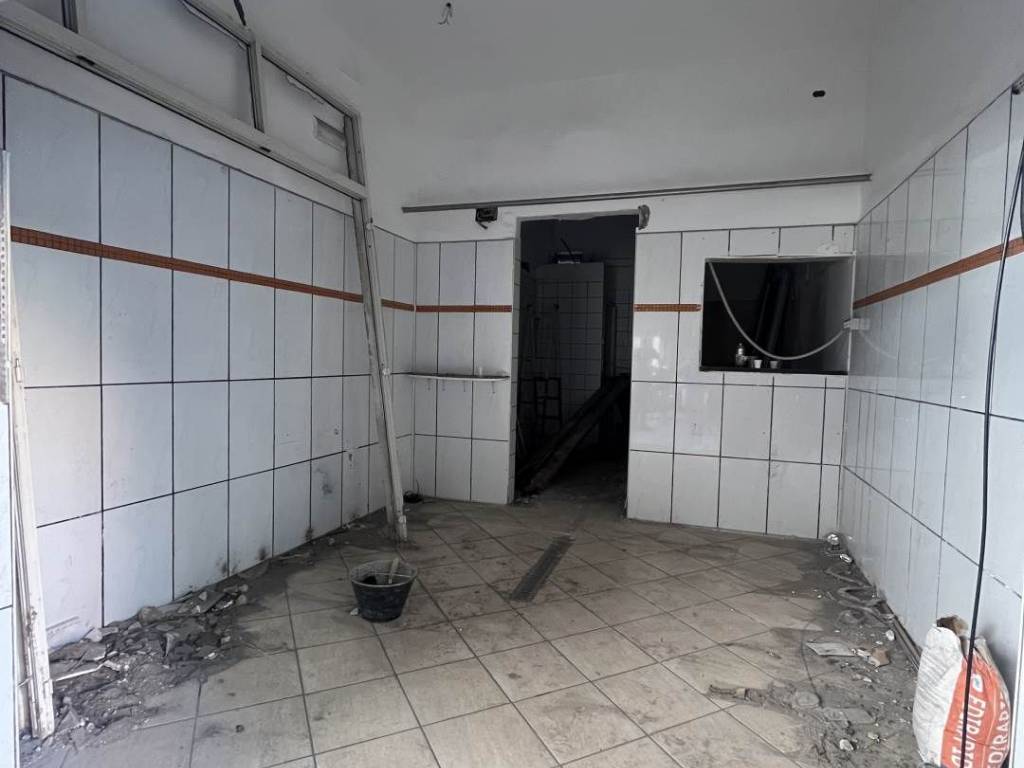 negozio in vendita a Castellammare di Stabia