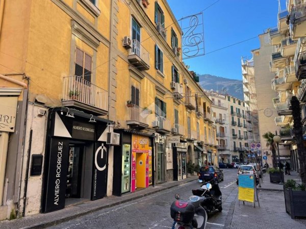 negozio in vendita a Castellammare di Stabia