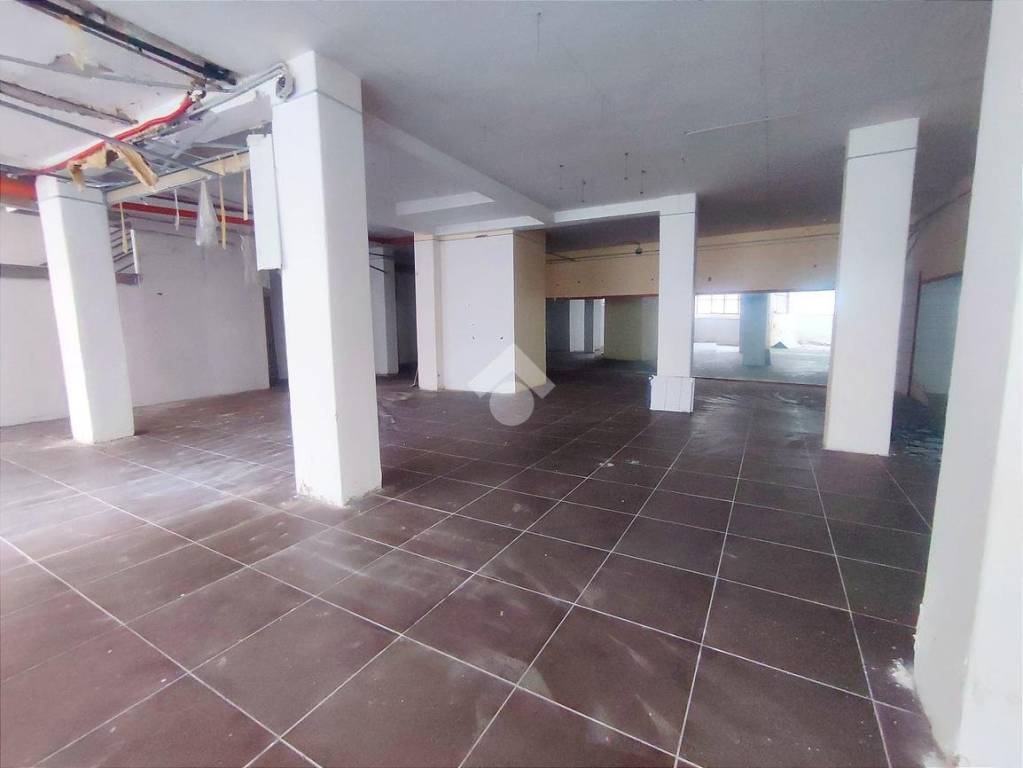 negozio in vendita a Castellammare di Stabia in zona Centro Città