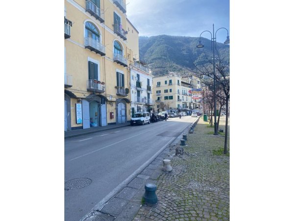 locale commerciale in vendita a Castellammare di Stabia