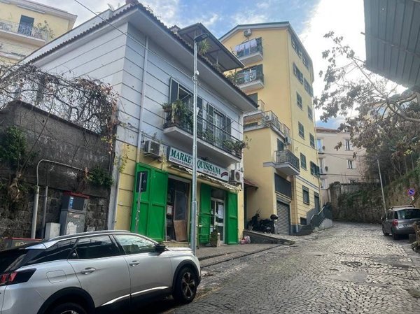 appartamento in vendita a Castellammare di Stabia in zona Quisisana