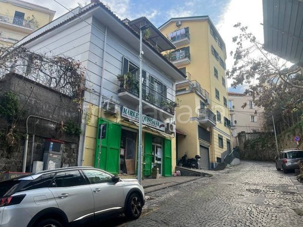 appartamento in vendita a Castellammare di Stabia in zona Quisisana