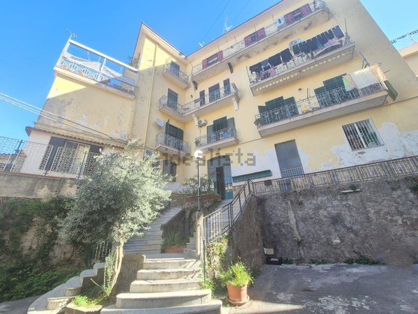 appartamento in vendita a Castellammare di Stabia in zona Fratte