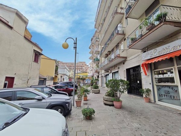 negozio in vendita a Castellammare di Stabia