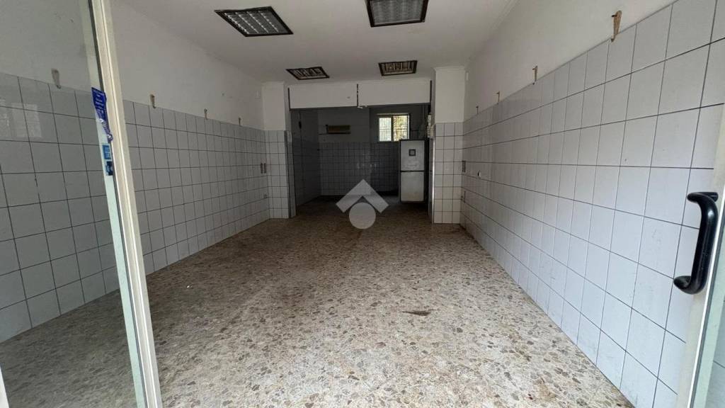 negozio in vendita a Castellammare di Stabia