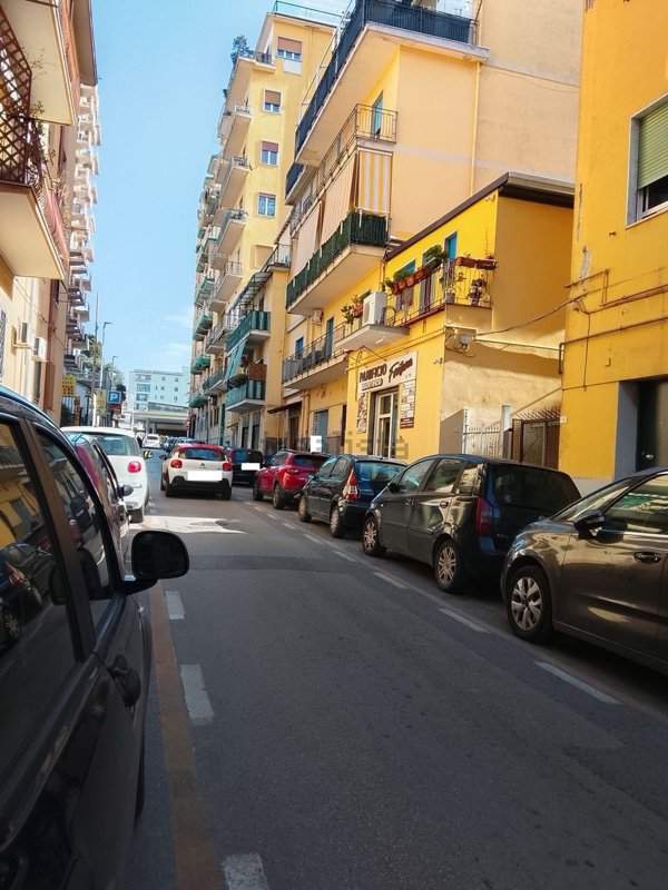 locale commerciale in vendita a Castellammare di Stabia