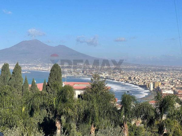appartamento in vendita a Castellammare di Stabia in zona Quisisana