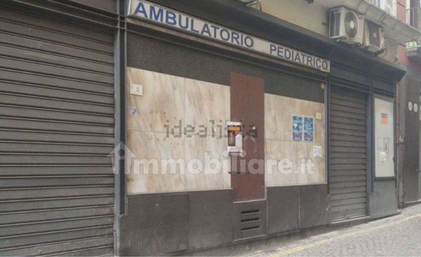 negozio in vendita a Castellammare di Stabia in zona Centro Città