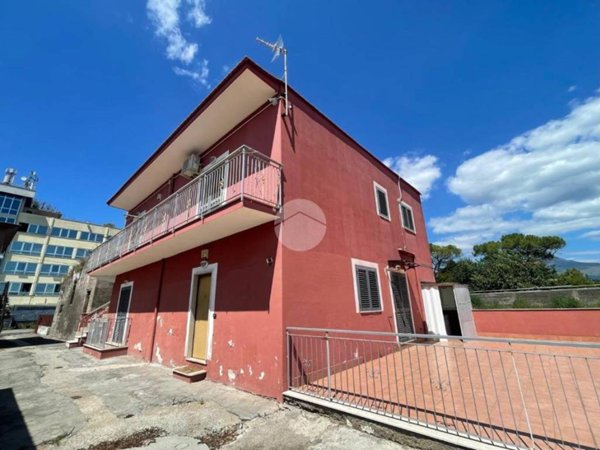 casa indipendente in vendita a Castellammare di Stabia