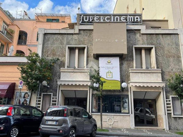 negozio in vendita a Castellammare di Stabia in zona Centro Città
