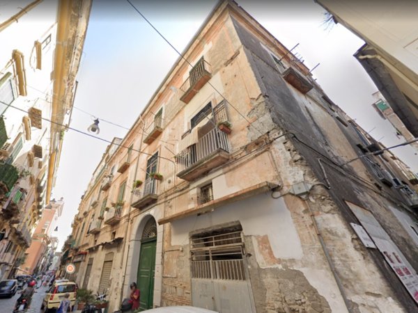 locale di sgombero in vendita a Castellammare di Stabia