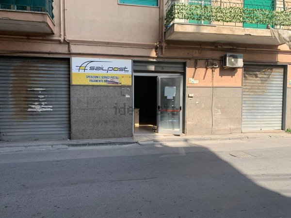 locale commerciale in vendita a Castellammare di Stabia