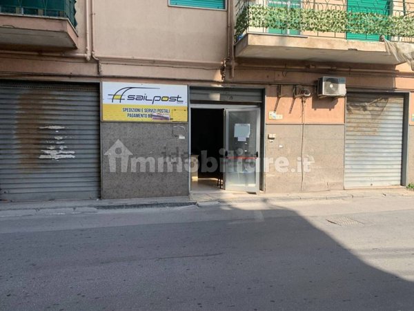 locale commerciale in vendita a Castellammare di Stabia