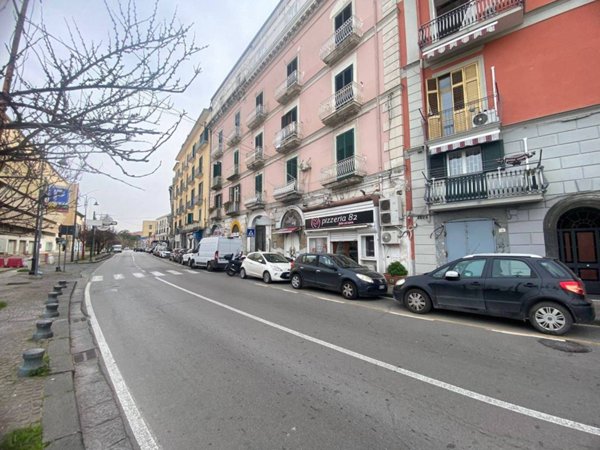 negozio in vendita a Castellammare di Stabia in zona Centro Città