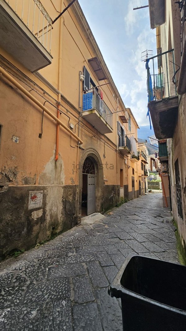 appartamento in vendita a Castellammare di Stabia in zona Privati