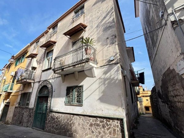 casa indipendente in vendita a Castellammare di Stabia in zona Privati