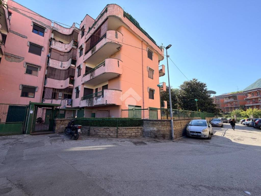 appartamento in vendita a Castellammare di Stabia in zona Varano