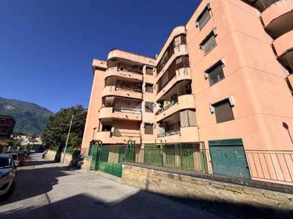 appartamento in vendita a Castellammare di Stabia in zona Varano