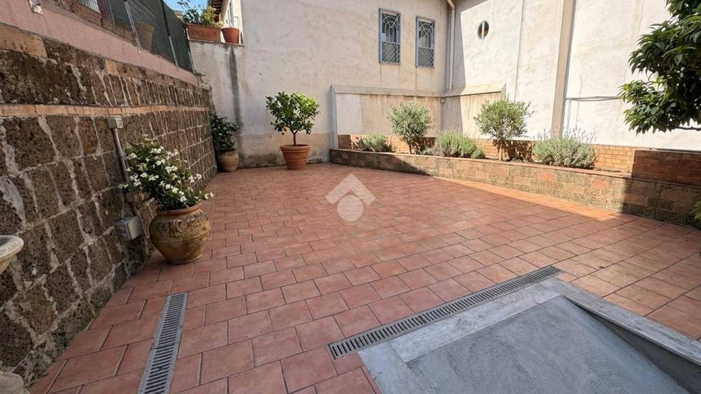 casa indipendente in vendita a Castellammare di Stabia in zona Privati
