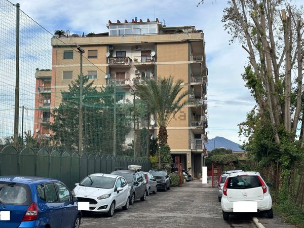 appartamento in vendita a Castellammare di Stabia in zona Varano