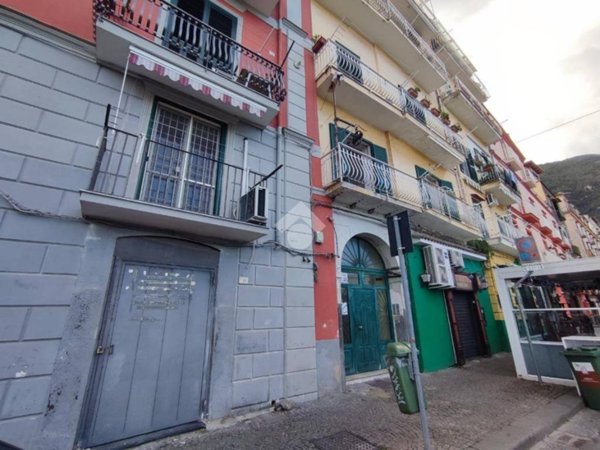 negozio in vendita a Castellammare di Stabia in zona Centro Città