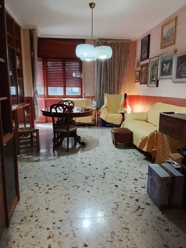 appartamento in vendita a Castellammare di Stabia in zona Varano