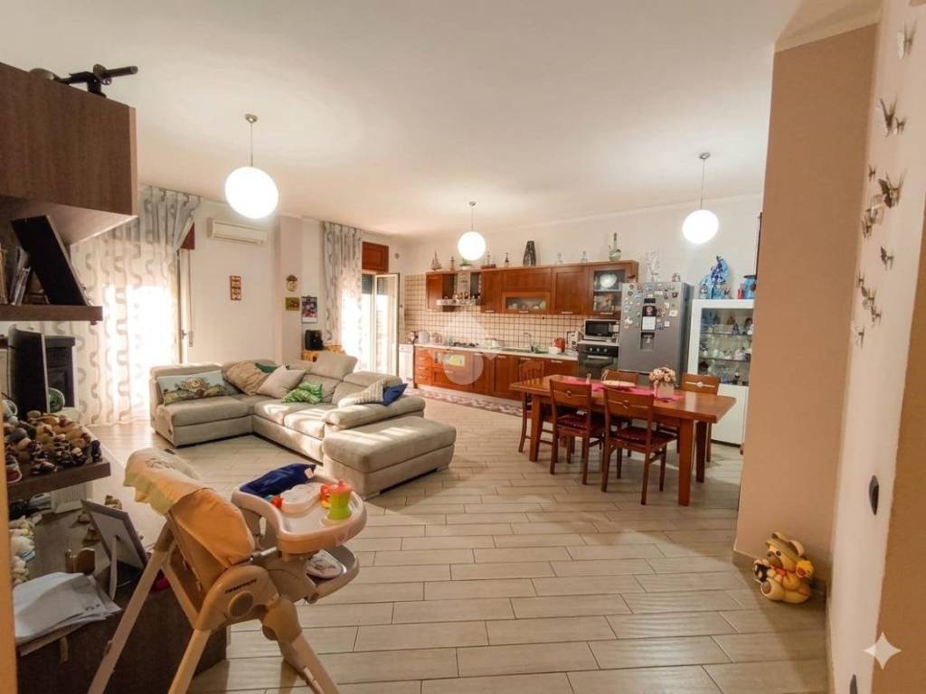 appartamento in vendita a Castellammare di Stabia in zona Privati