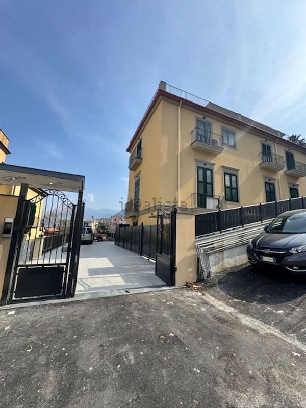 appartamento in vendita a Castellammare di Stabia in zona Fratte