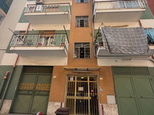 appartamento in vendita a Castellammare di Stabia in zona Varano
