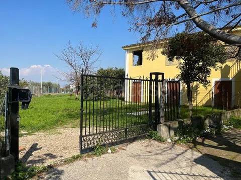 casa indipendente in vendita a Castellammare di Stabia in zona Varano