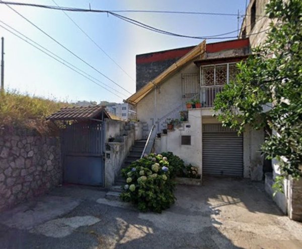appartamento in vendita a Castellammare di Stabia in zona Varano