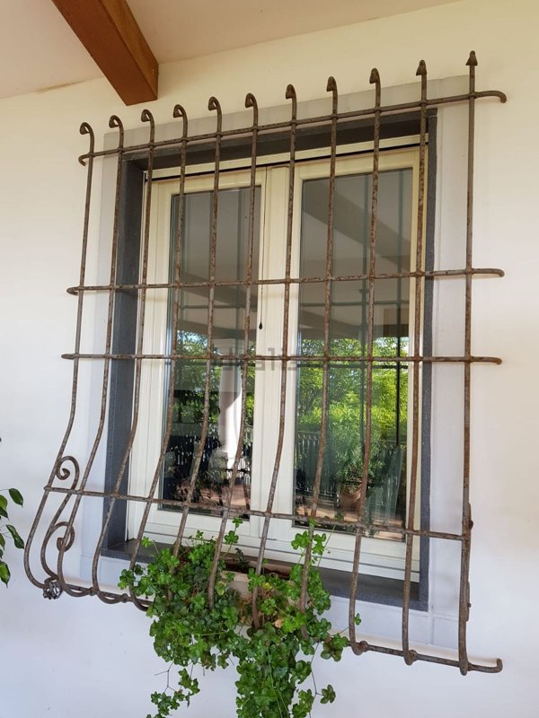 casa indipendente in vendita a Castellammare di Stabia in zona Varano