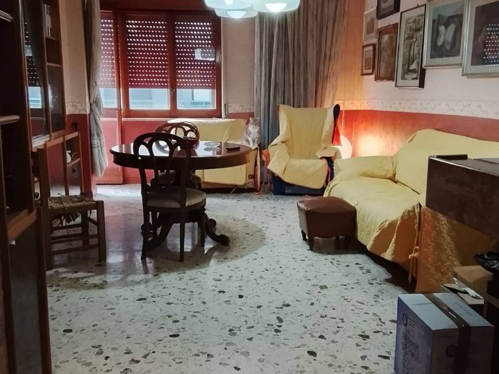 appartamento in vendita a Castellammare di Stabia in zona Varano