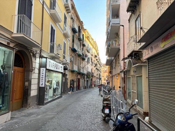 negozio in vendita a Castellammare di Stabia in zona Centro Città