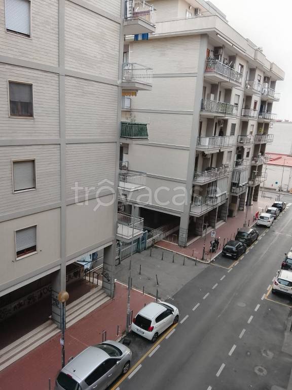 appartamento in vendita a Castellammare di Stabia in zona Varano
