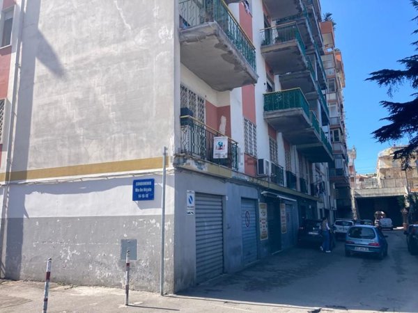 appartamento in vendita a Castellammare di Stabia in zona Varano