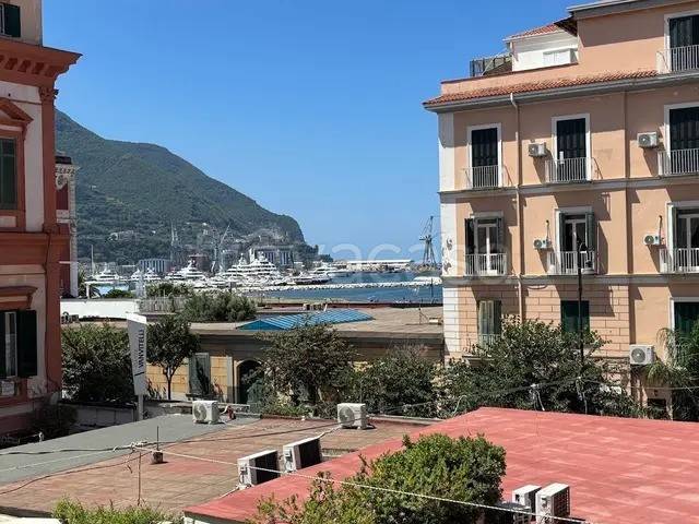appartamento in vendita a Castellammare di Stabia in zona Centro Città