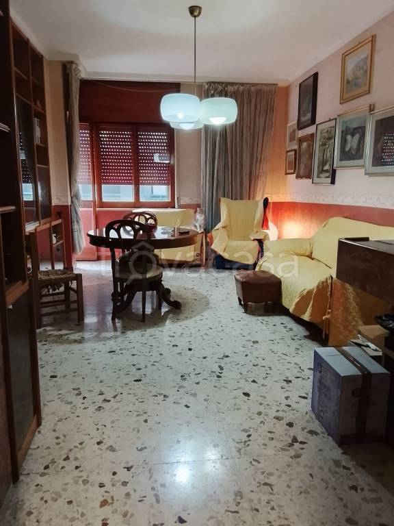 appartamento in vendita a Castellammare di Stabia in zona Varano