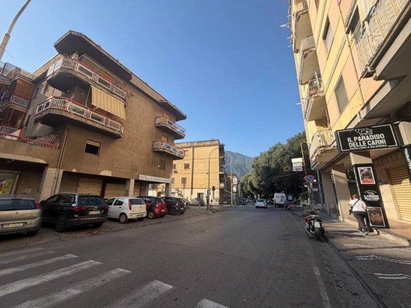 appartamento in vendita a Castellammare di Stabia in zona Varano