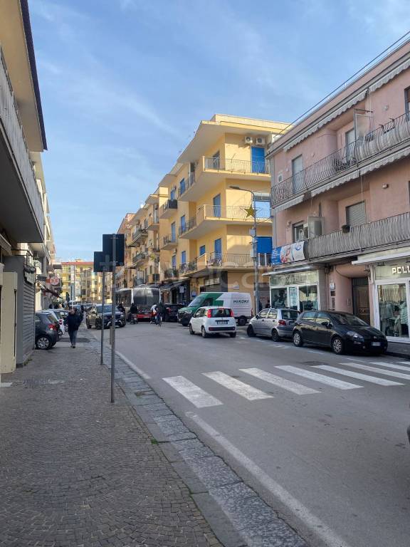 locale commerciale in vendita a Castellammare di Stabia