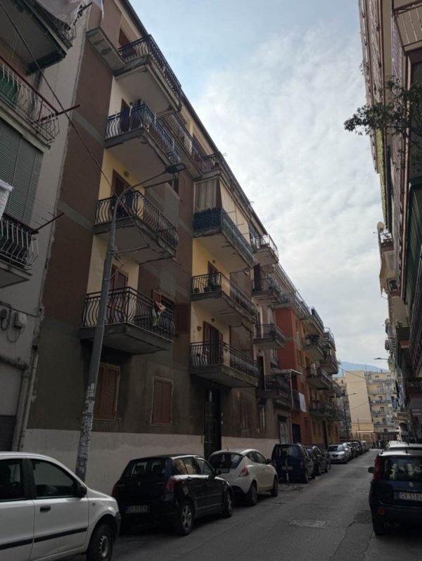 appartamento in vendita a Castellammare di Stabia in zona Varano