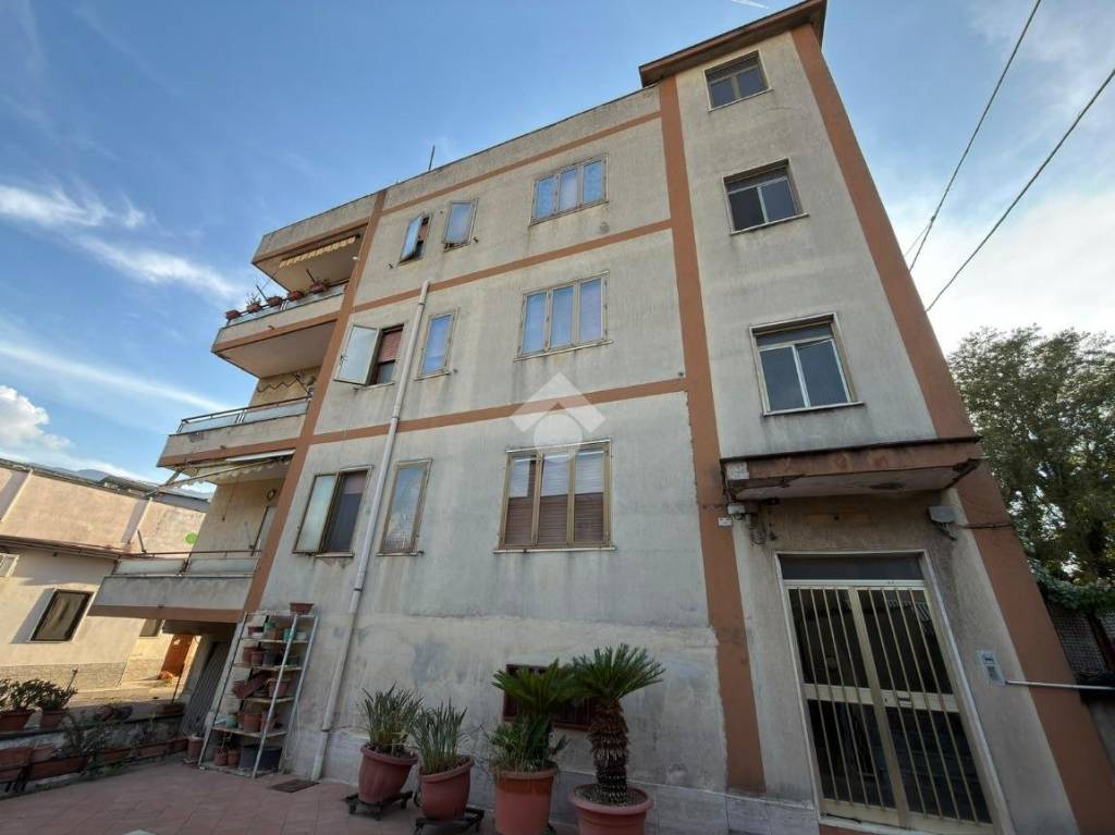 appartamento in vendita a Castellammare di Stabia in zona Pioppaino