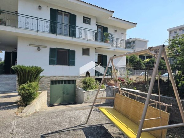 casa indipendente in vendita a Castello di Cisterna