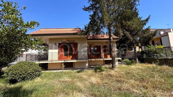 casa indipendente in vendita a Castello di Cisterna