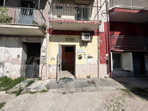 ufficio in vendita a Castello di Cisterna