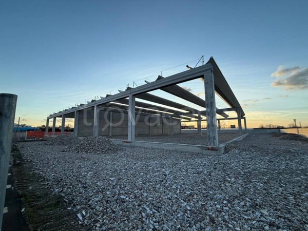 terreno edificabile in vendita a Castello di Cisterna